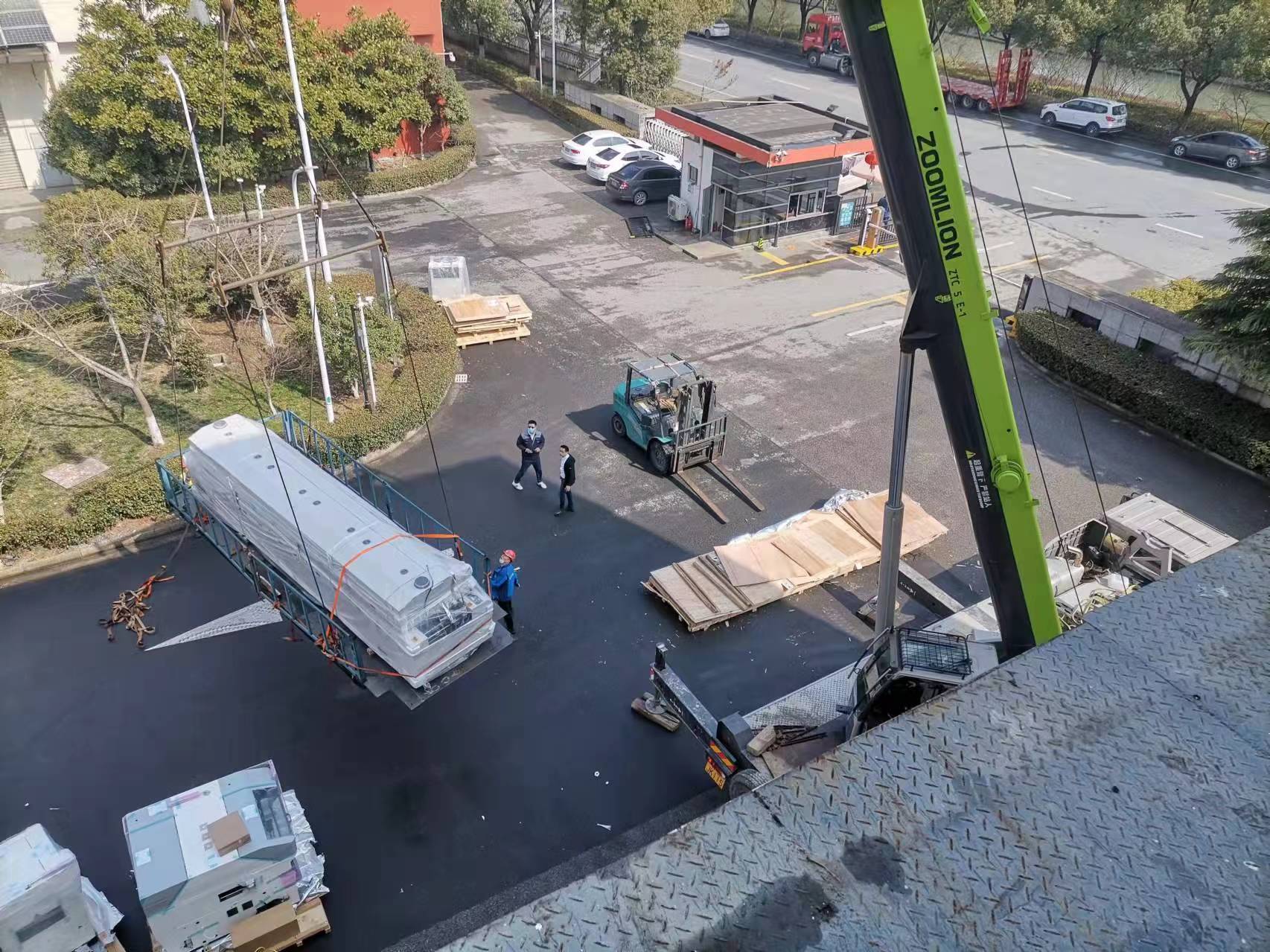 吊車租賃告訴您哪些情況下司機(jī)不應(yīng)舉行操縱